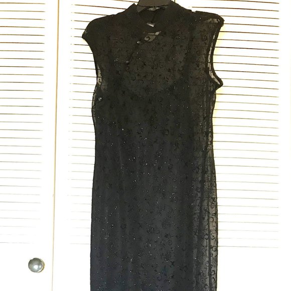 BLACK DRESS - Picture 2 of 3